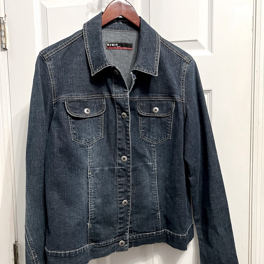 Kikit dark blue denim jacket.